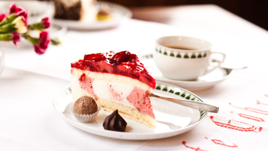 © JenaKultur, Foto: Jens Hauspurg Kaffee und Kuchen mit einer Hommange an Henry van de Velde© JenaKultur, Foto: Jens Hauspurg
