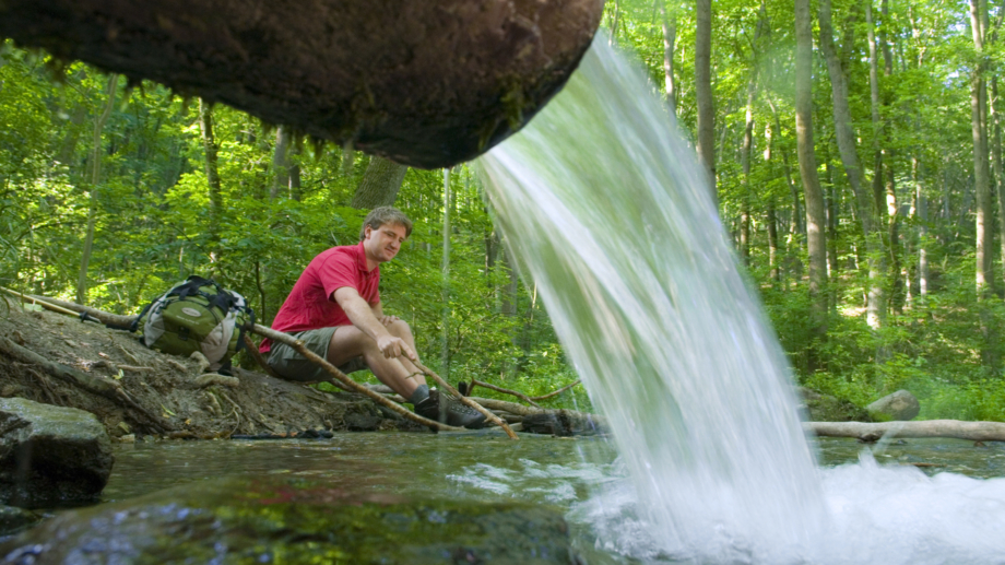 Eine Rast beim Fürstenbrunnen bei der Wanderung durchs Pennickental zur Lobdeburg © JenaKultur, Foto: Christian Häcker