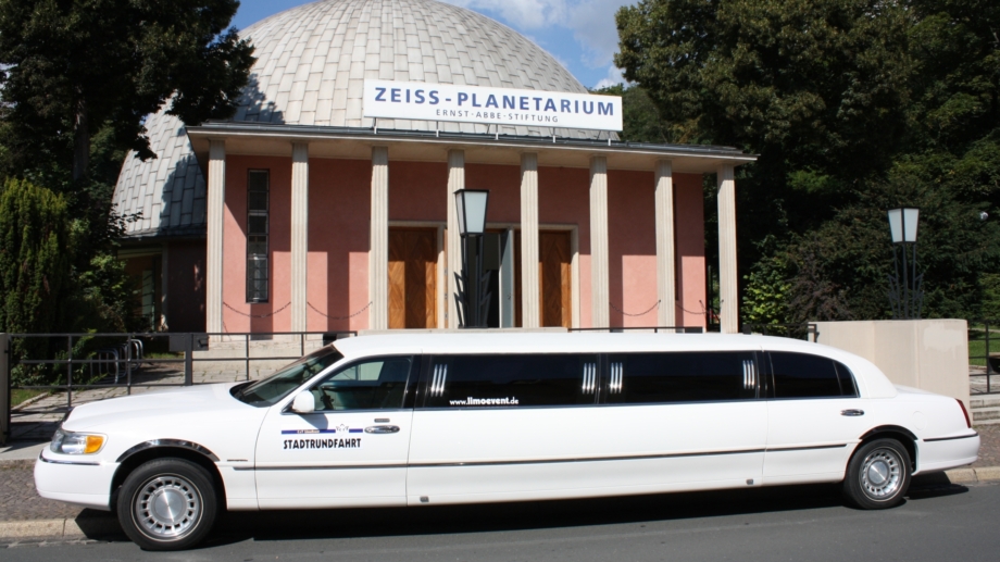 © C&T Limo Event, Foto: C. Wagner Sie wartet auf Sie - Die Stretchlimousine © C&T Limo Event, Foto: C. Wagner