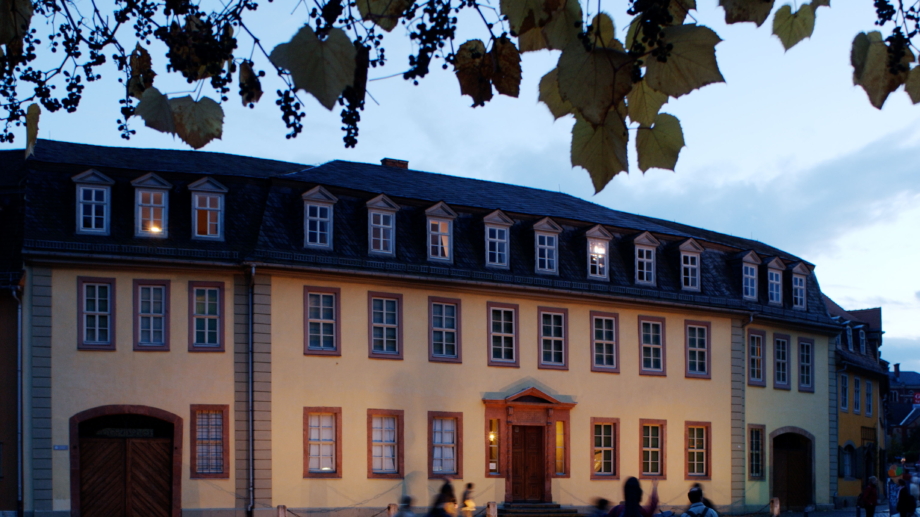 © weimar GmbH, Foto: Maik Schuck Das Goethehaus in Weimar am Abend © weimar GmbH, Foto: Maik Schuck