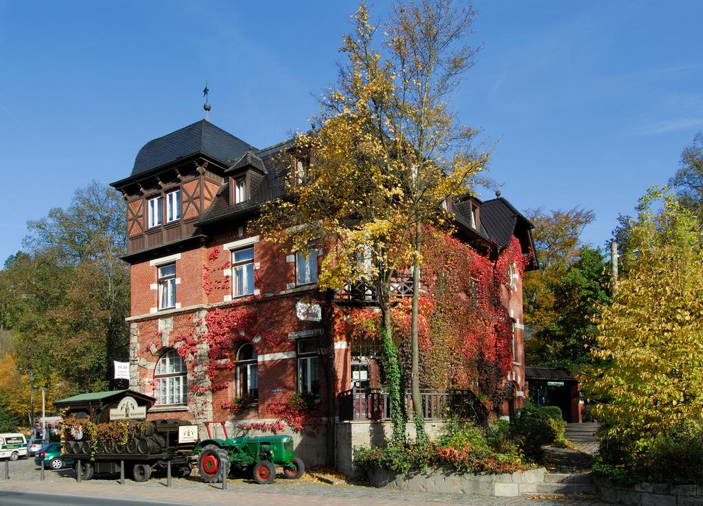 © Braugasthof Papiermühle, Foto: Rüdiger Widera Außenansicht der Papiermühle bei Tag © Braugasthof Papiermühle, Foto: Rüdiger Widera