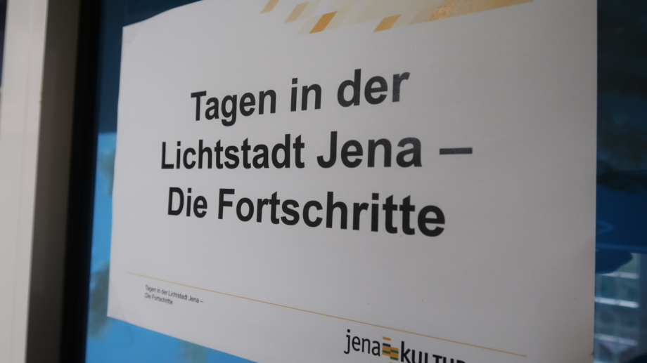 © JenaKultur, Foto: Jenny Marx Türschild mit Thema der Kick-off Veranstaltung © JenaKultur, Foto: Jenny Marx
