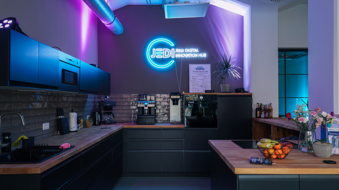 Die Küche in der unteren Ebene des JEDI Jena © JenaDigital_Ziyad Shahadeh